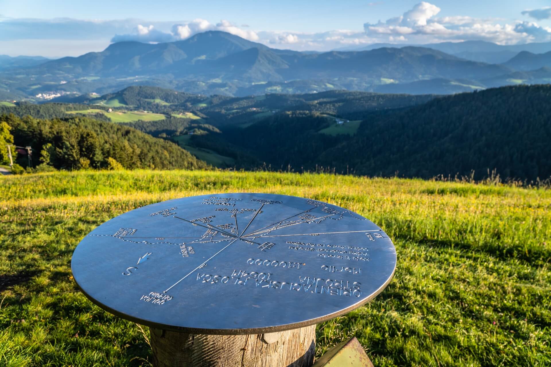 Punkt widokowy Pokerznikov Vrh w regionie Koroska w Slowenii