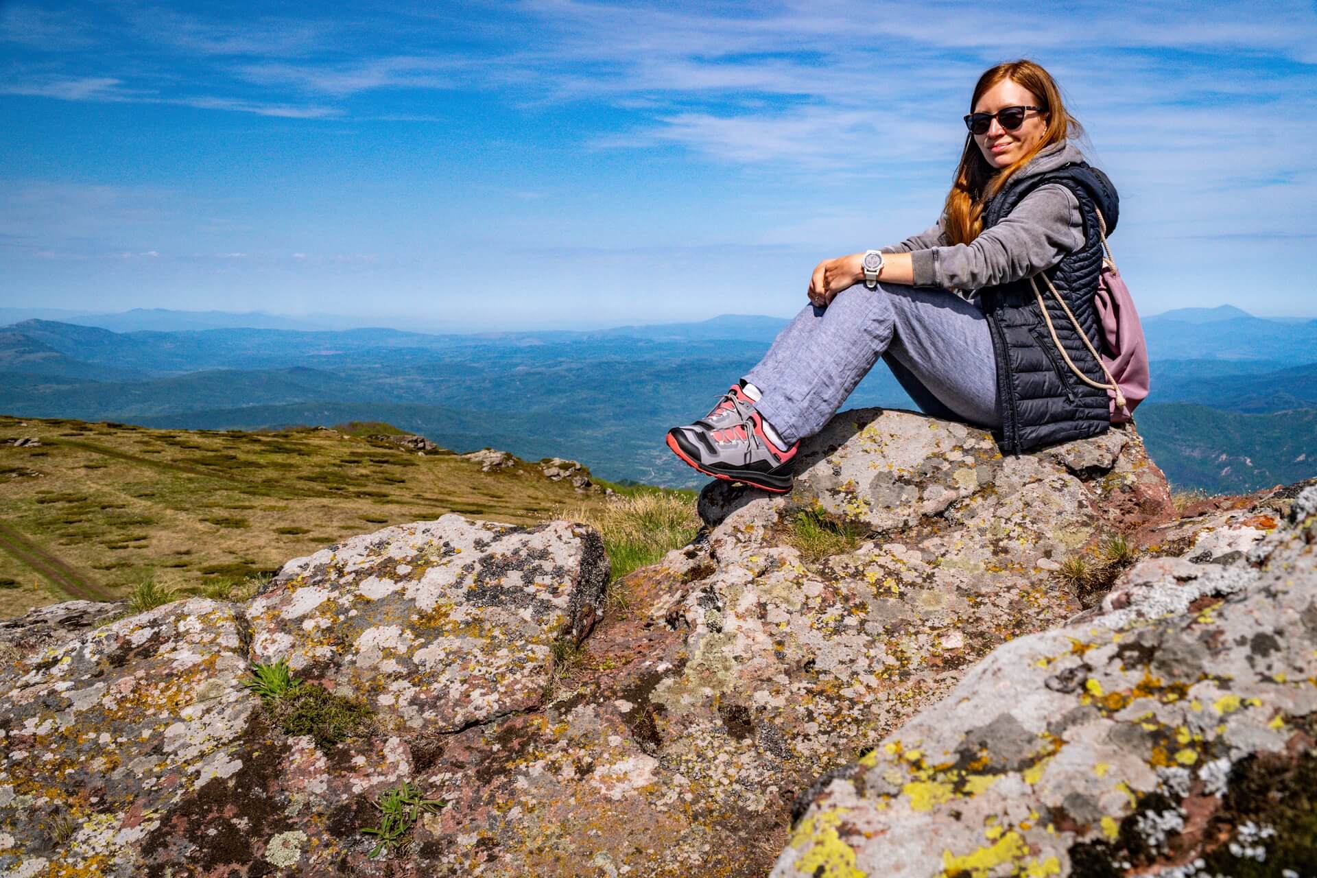 Swietna przyczepnosc w skalistym terenie to domena butow trekkingowych keen tempo flex