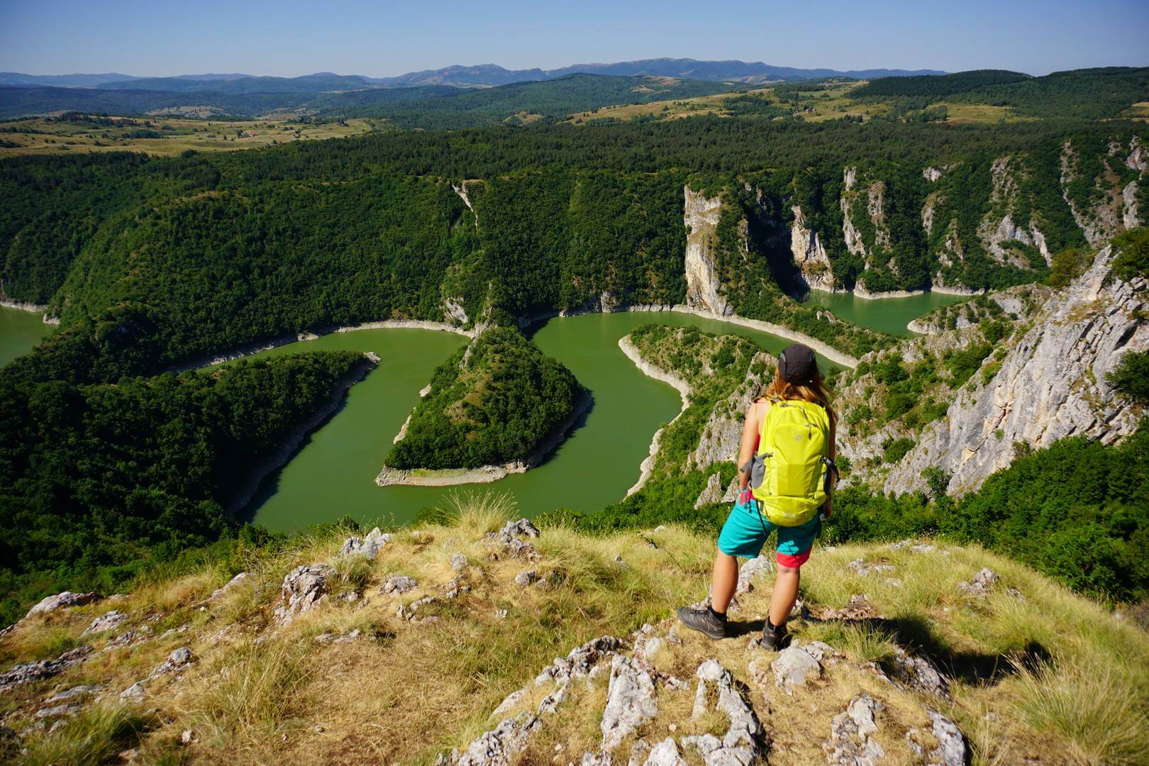 Kanion_rzeki_Uvac_widziany_z_punktu_widokowego_Molitva_Serbia