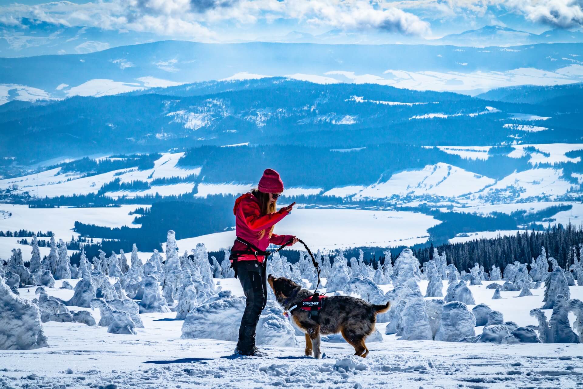 Wedrowanie z psem po Pilsku w zimowej aurze - Beskid Zywiecki