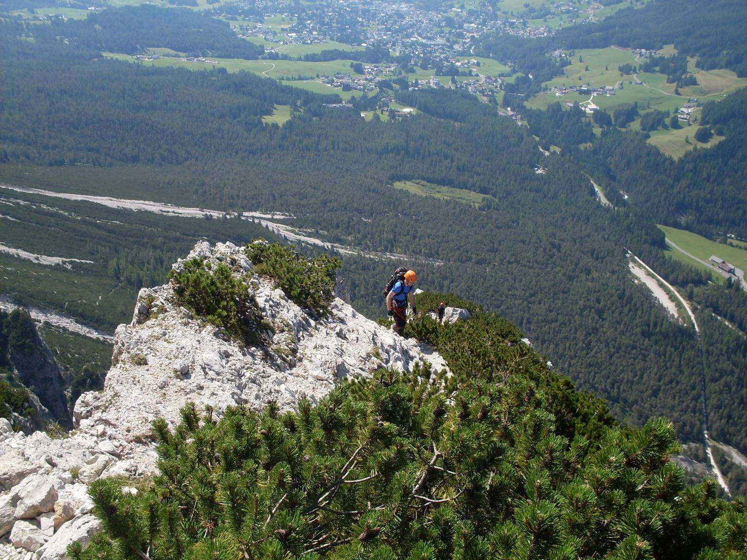 Pionowa wspinaczka na via ferracie Michielli Strobel, Dolomity 