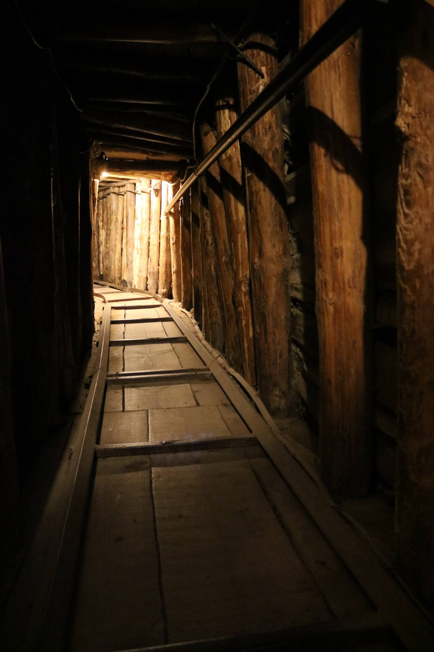 Część oryginalnie zachowanego tunelu - Muzeum Tunelu, Sarajewo