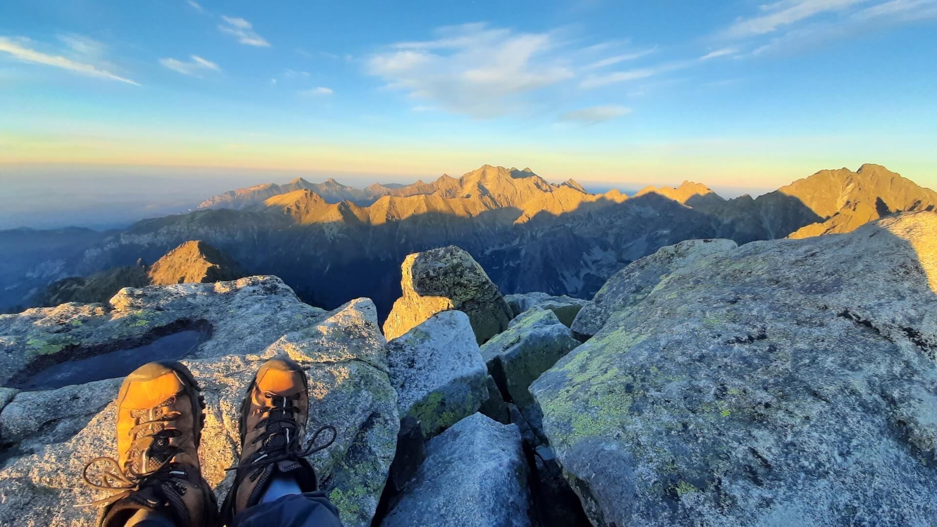 Zachod ze szczytu slowackich rysow i wygodne buty trekkingowe keen targhee III mid Wp