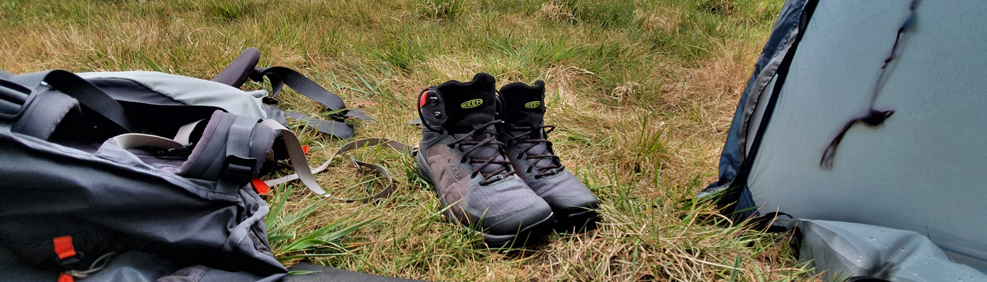 Buty trekingowe KEEN Explore Mid Wp na biwaku pod namiotem