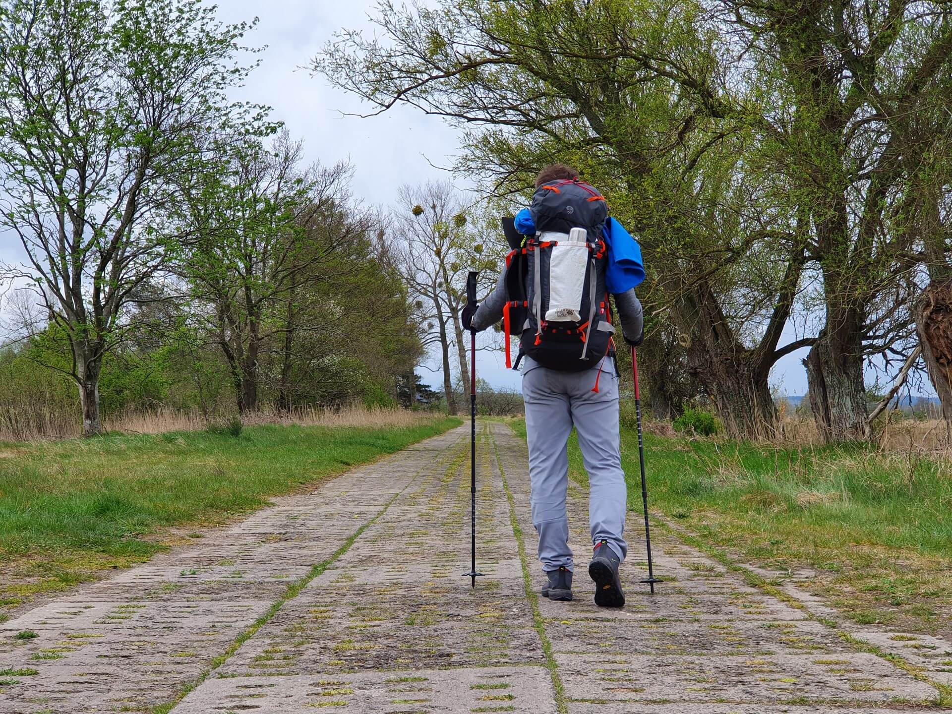 Buty trekingowe KEEN Explore Mid Wp swietnie sprawdza sie na wszelakich wedrowkach