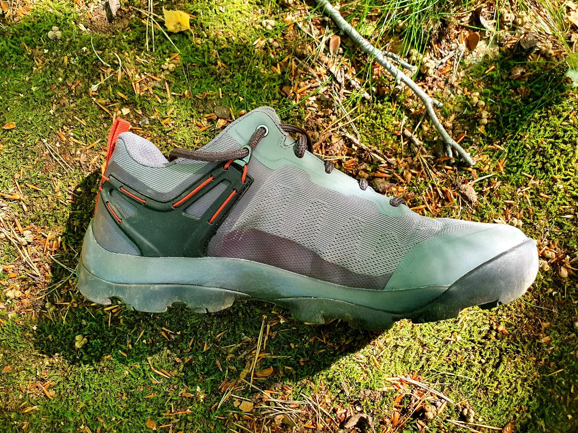 Buty trekkingowe Keen Venture Vent cechuja sie stosunkowo duza waga jak na niskie buty trekkingowe, ale dzieki temu sa pancerne