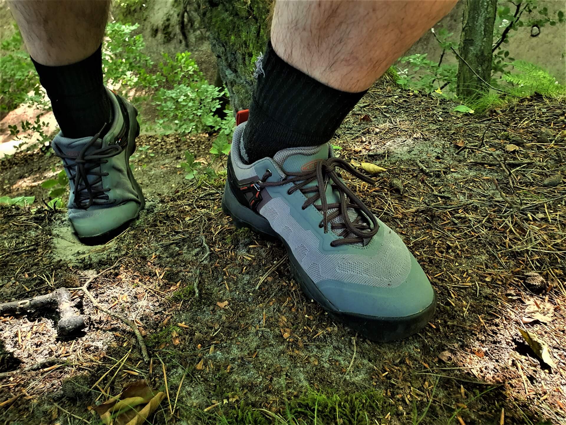 Wygodne buty trekkingowe Keen Venture Vent zapewniaja komfort chodzenia